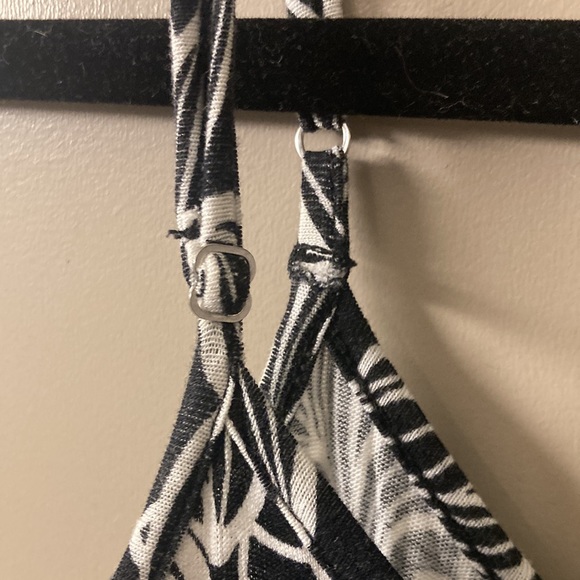 Black & White Floral Summer Spaghetti Strap Dress - Picture 7 of 10